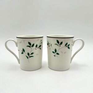 Set Of 2 Mikasa Christmas Holly Bone China Mugs 10 Oz